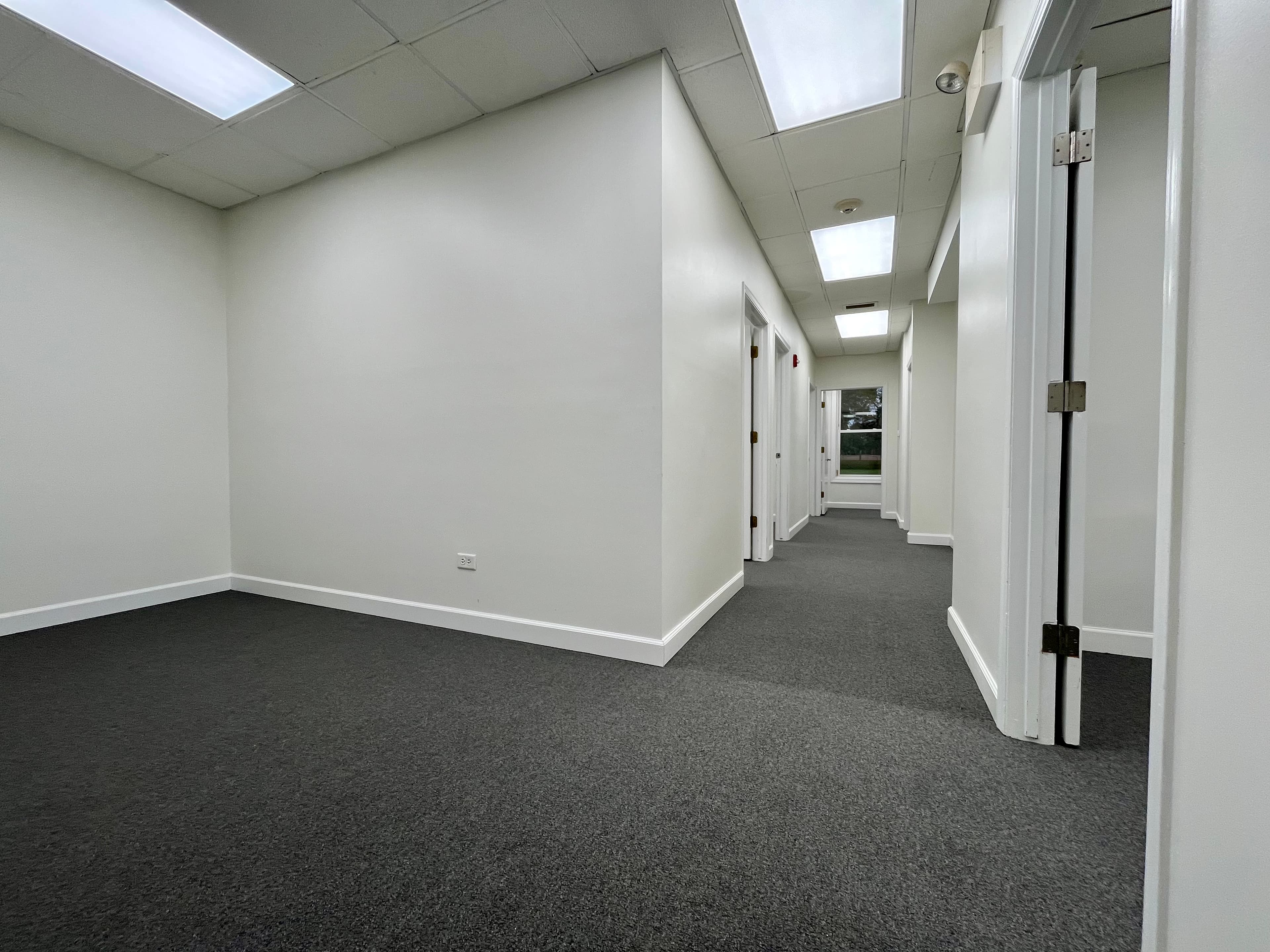 Office Suite — 1,334 SF Office